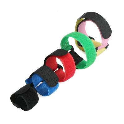 خطاف قابل لإعادة الاستخدام و حلقة حزام حزام
